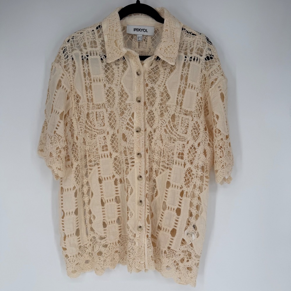 IPEKYOL SHORT SLEEVE CREAM CROCHET LACE BUTTON-DOWN SHIRT‎ US 10 BOHO CROCHET